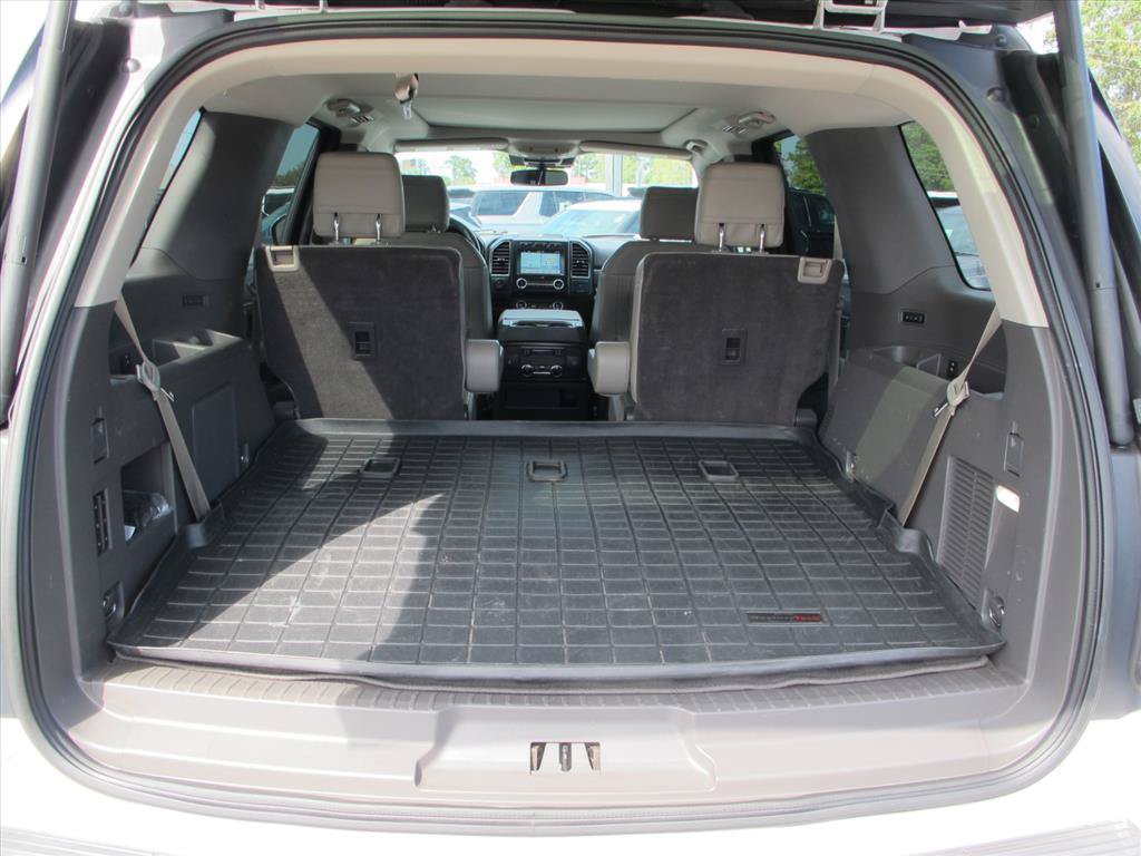 Used 2018 Ford Expedition Limited w/ Equipment Group 301A RWD image 17