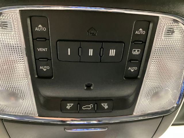 Used 2019 Jeep Grand Cherokee Limited w/ Luxury Group II image 32