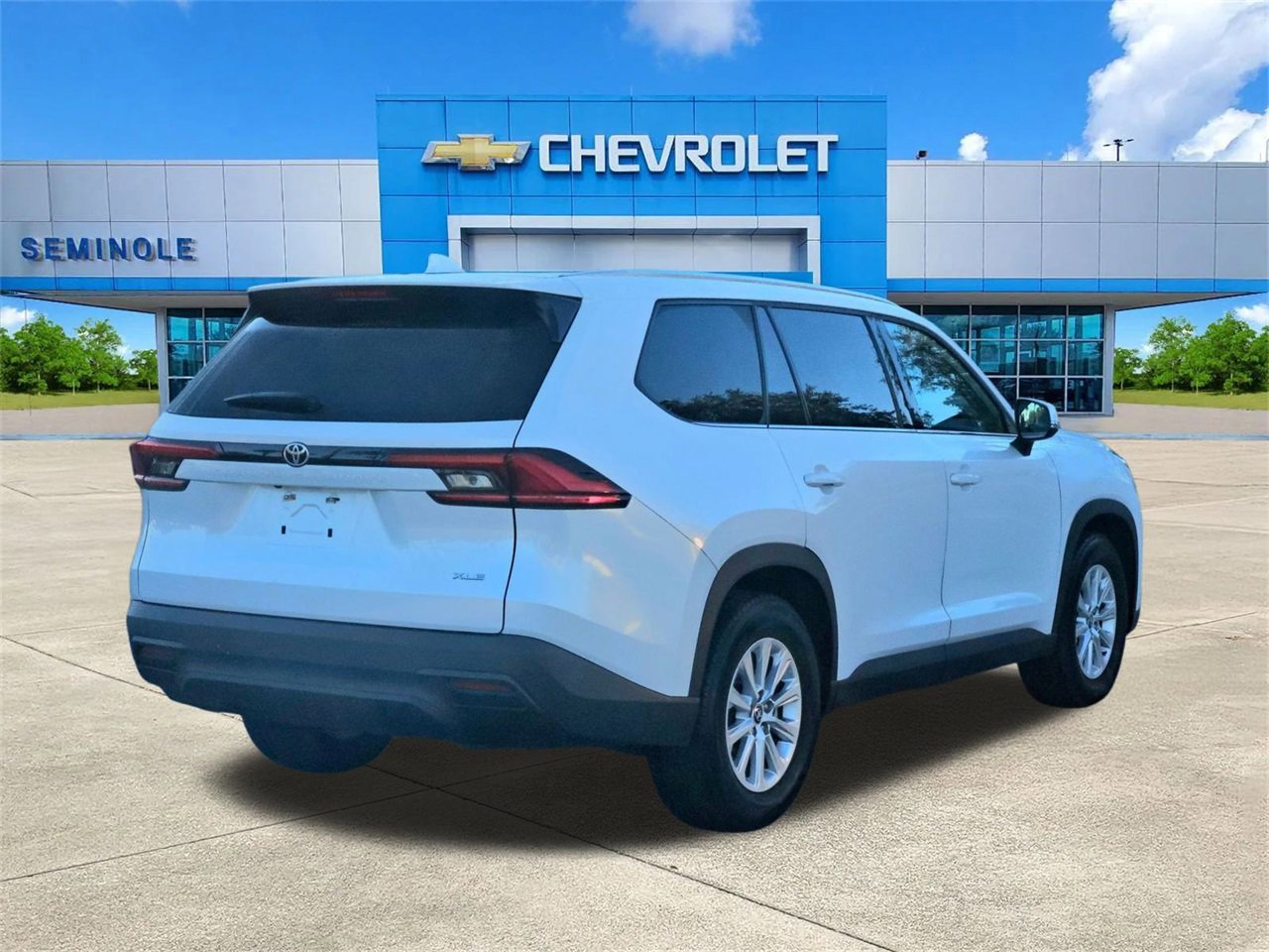 Used 2024 Toyota Grand Highlander XLE image 4