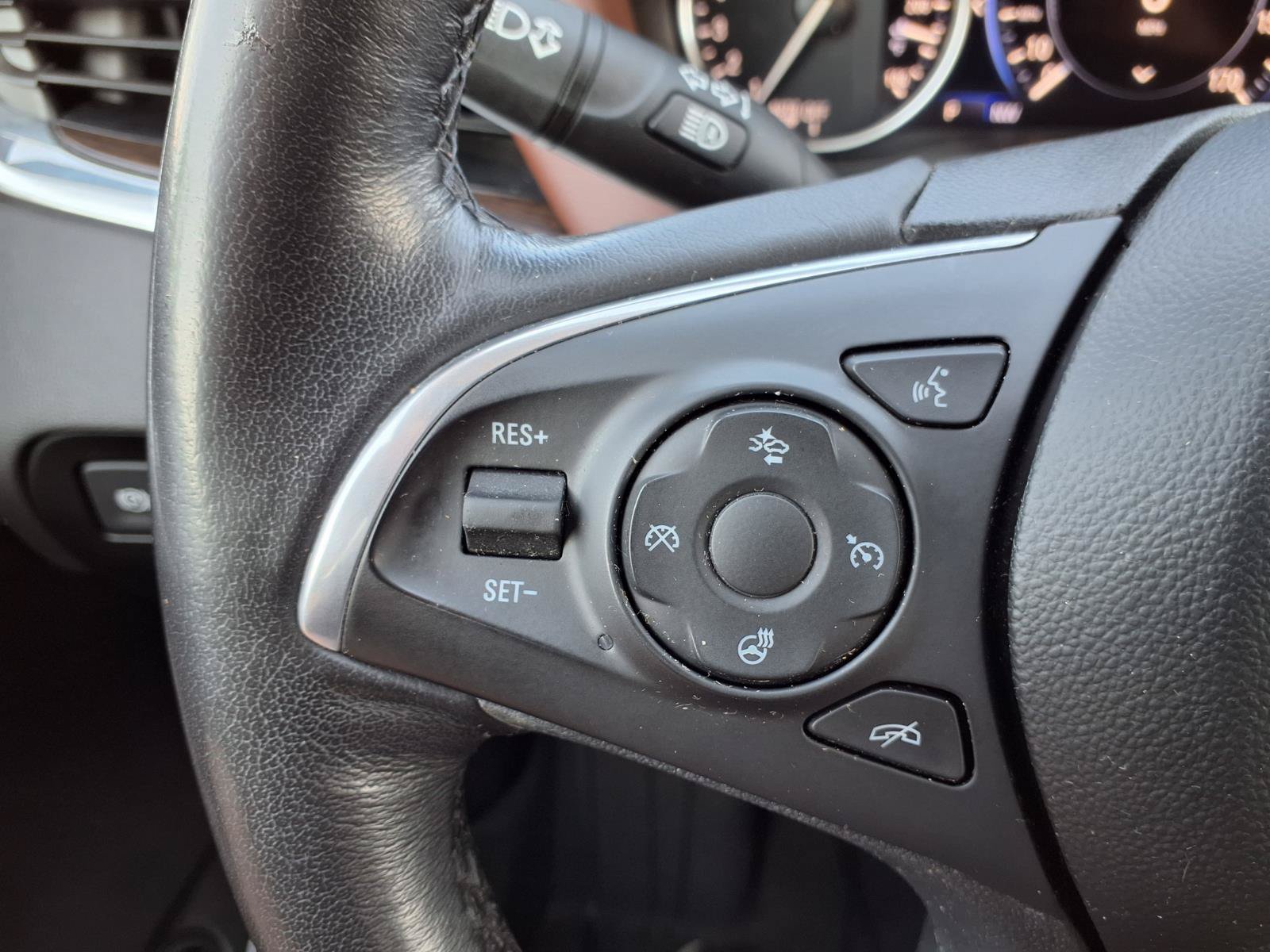 Used 2020 Buick Enclave Avenir w/ Avenir Technology Package AWD/4WD image 15