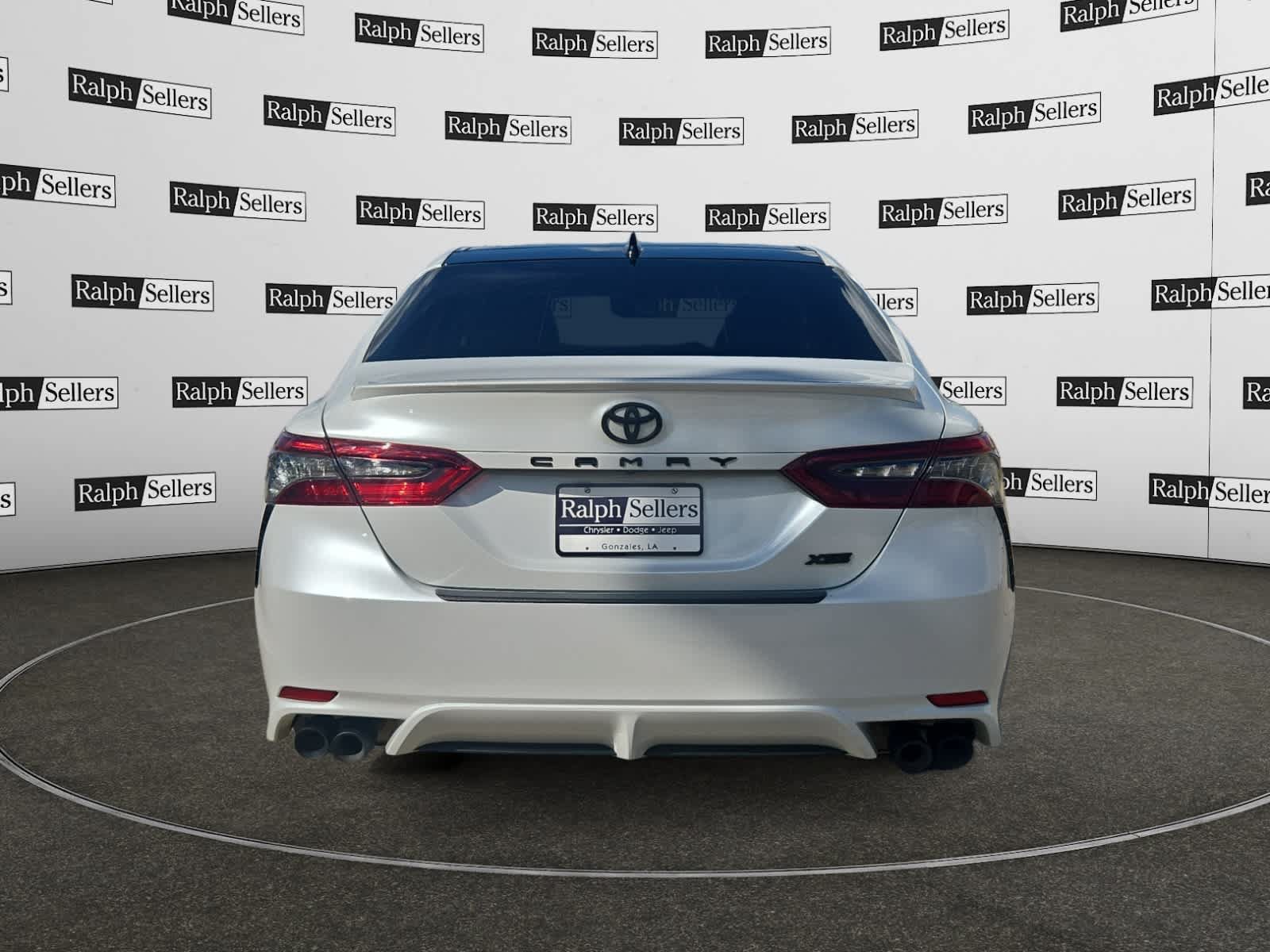 Used 2023 Toyota Camry XSE FWD image 5
