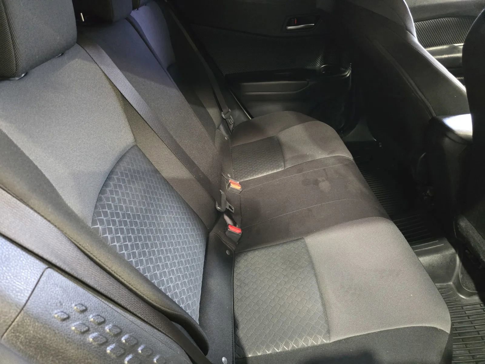 Used 2021 Toyota C-HR LE FWD image 9