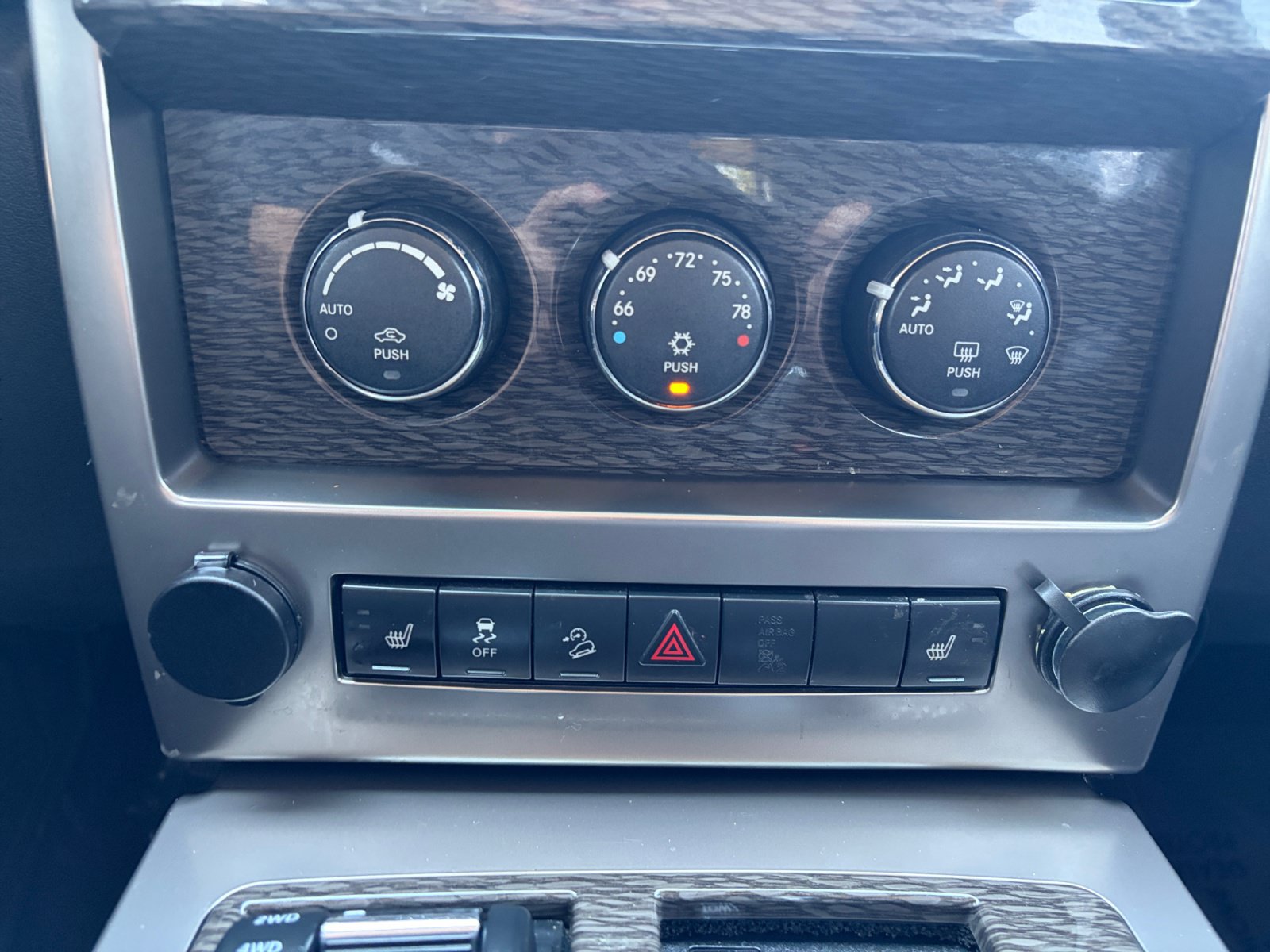 Used 2012 Jeep Liberty Limited Jet w/ Comfort/Convenience Group AWD/4WD image 20