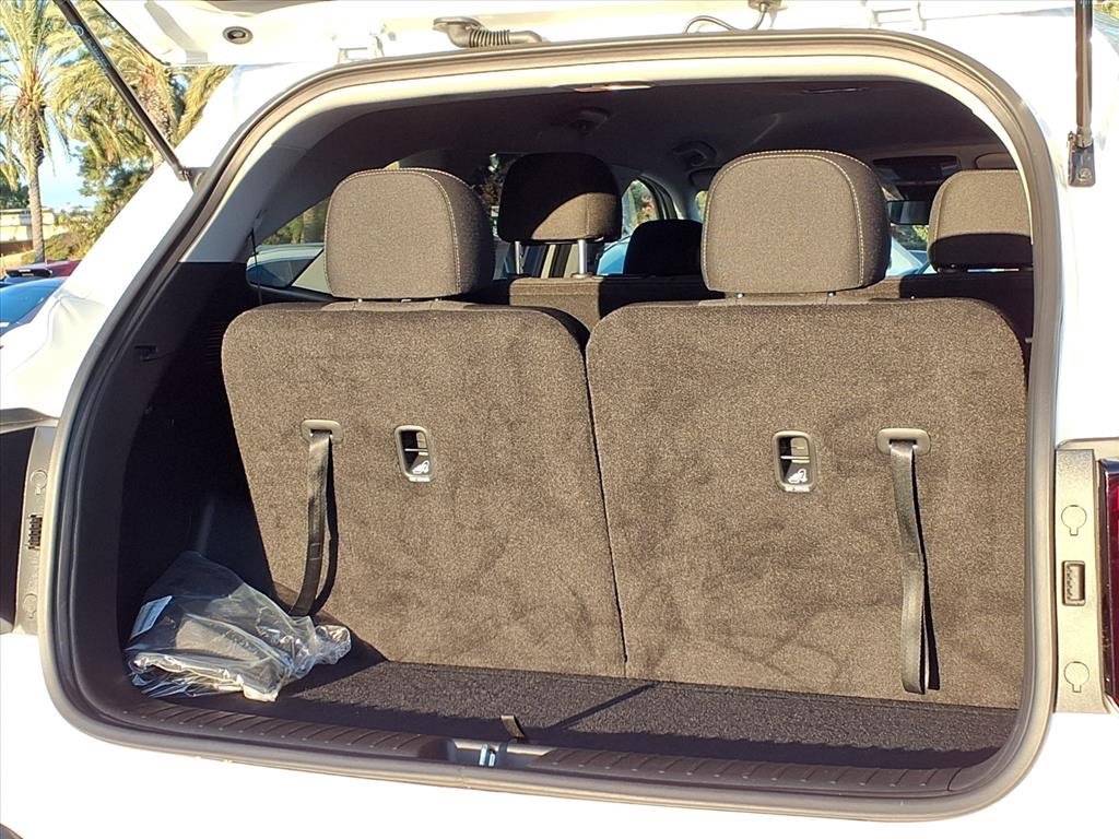 Certified 2025 Kia Sorento LX image 24