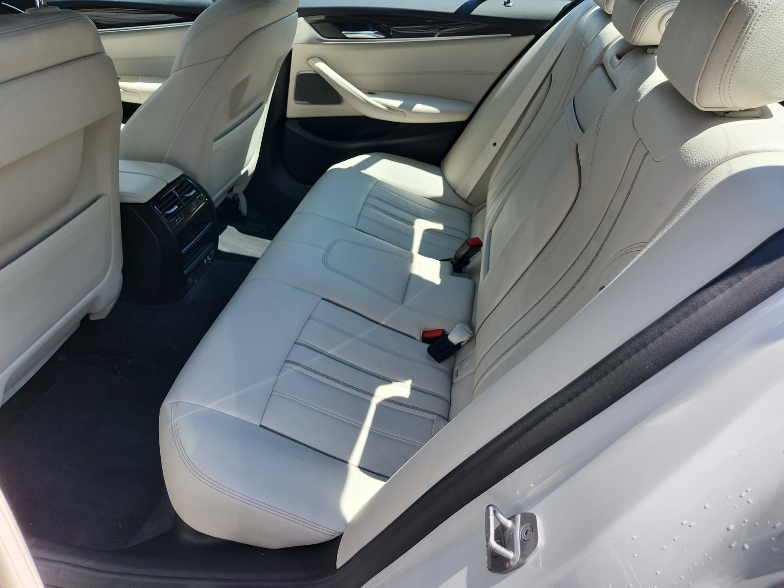 Used 2021 BMW 530i w/ Premium Package RWD image 14