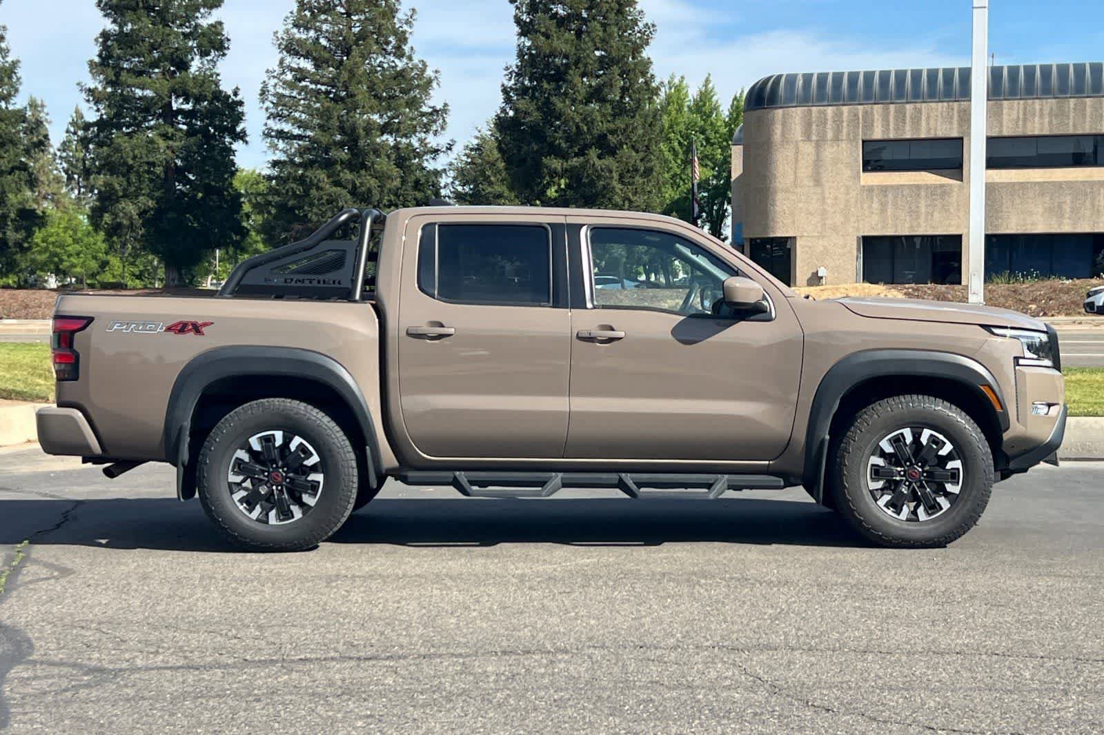 Used 2023 Nissan Frontier PRO-4X w/ Technology Package image 9