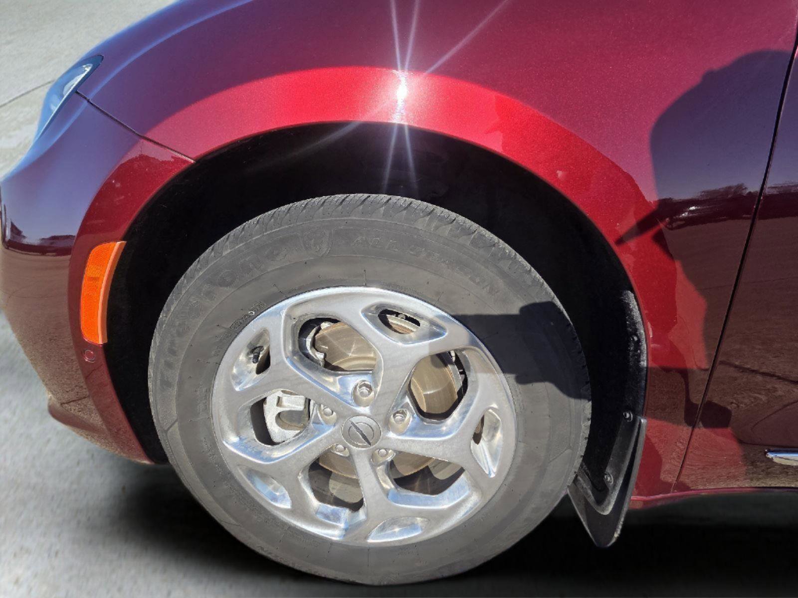 Used 2022 Chrysler Pacifica Limited image 27