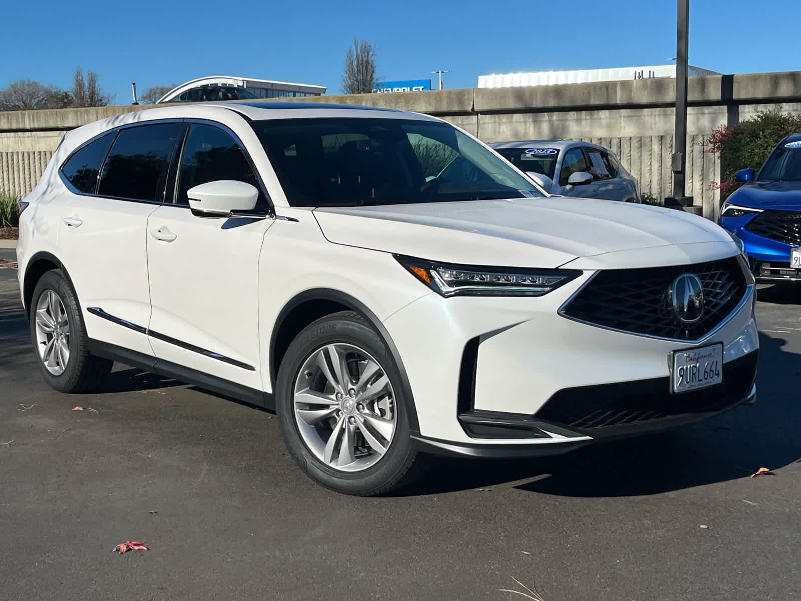 Used 2025 Acura MDX FWD image 2