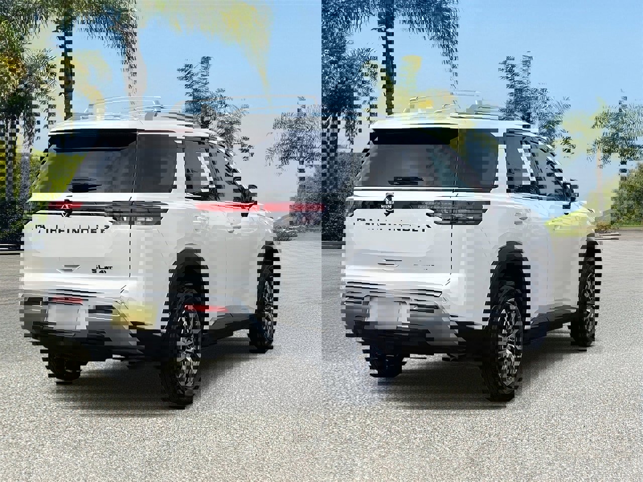 Used 2022 Nissan Pathfinder SL w/ Lighting Package (N92) image 4