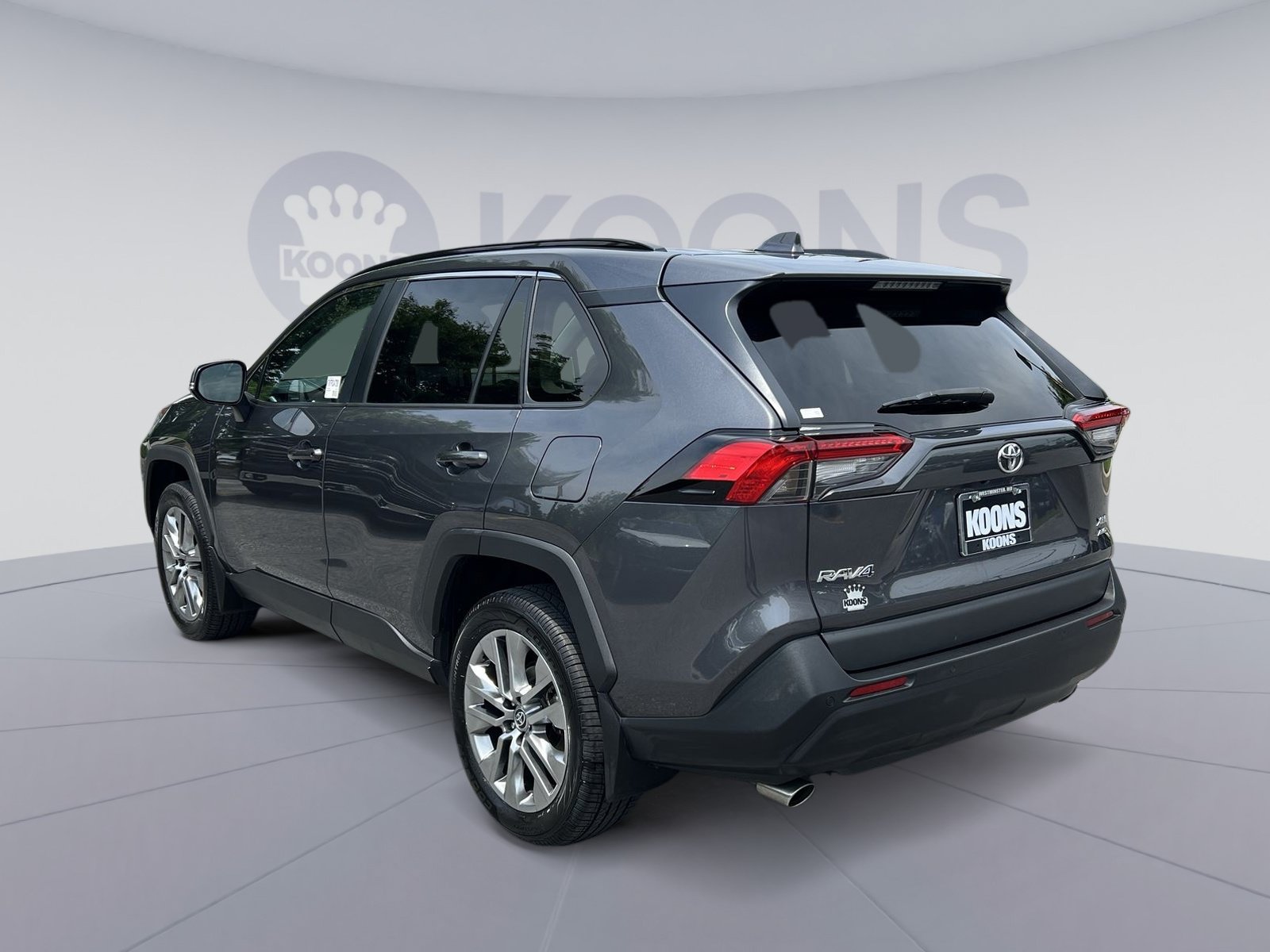 Used 2023 Toyota RAV4 XLE Premium AWD/4WD image 4