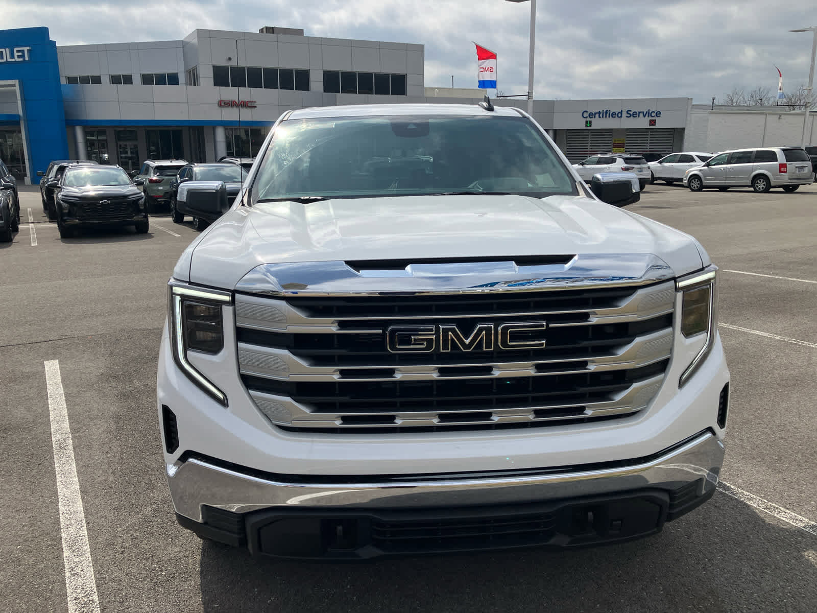 New 2026 GMC Sierra 1500 SLE w/ X31 Off-Road Package image 2