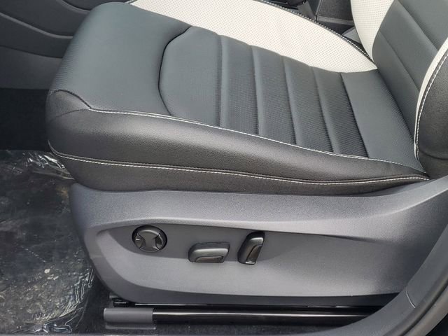 New 2026 Volkswagen Taos SEL AWD/4WD image 13