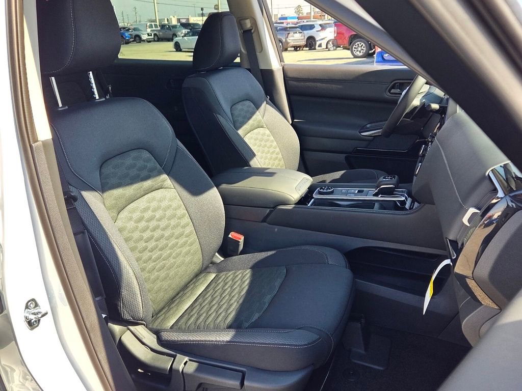 New 2026 Nissan Pathfinder SV image 16