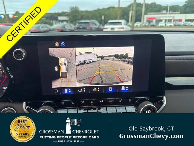 Used 2026 Chevrolet Colorado Z71 w/ Technology Package AWD/4WD image 3