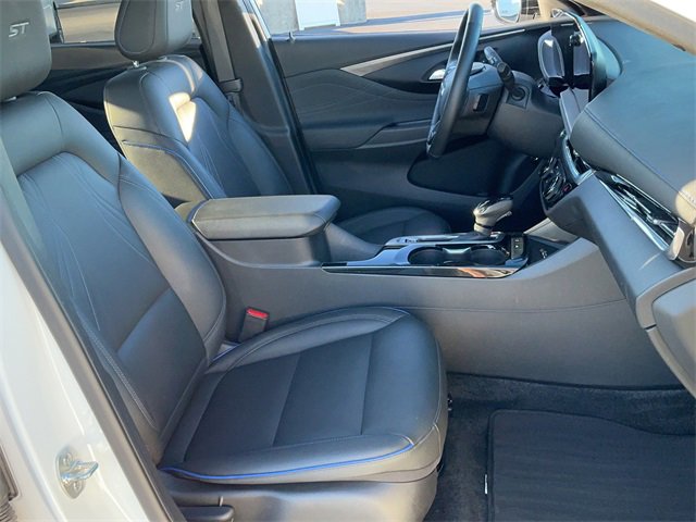 Used 2024 Buick Envista Sport Touring w/ Convenience I Package image 18
