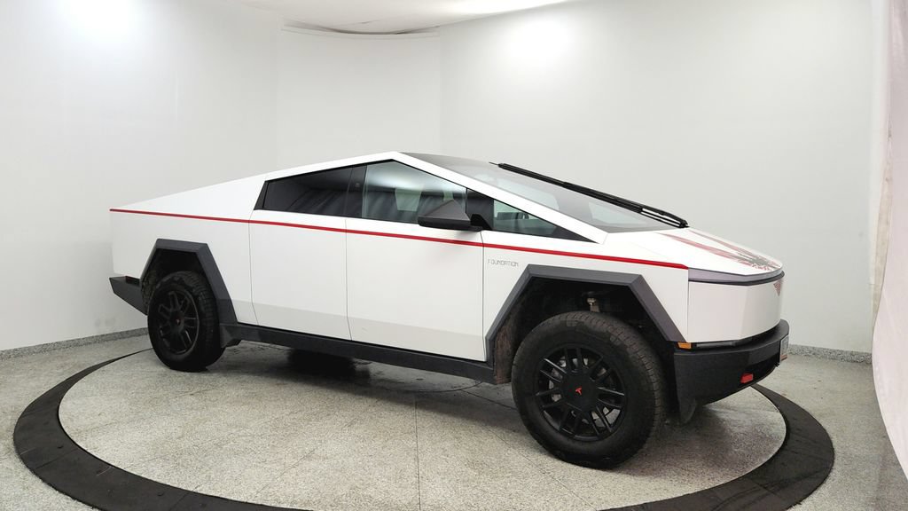Used 2024 Tesla Cybertruck AWD Crew Cab image 7