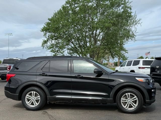 Used 2020 Ford Explorer XLT w/ Equipment Group 202A AWD/4WD image 37