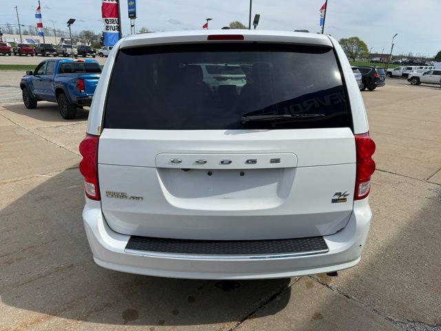 Used 2016 Dodge Grand Caravan R/T FWD image 4