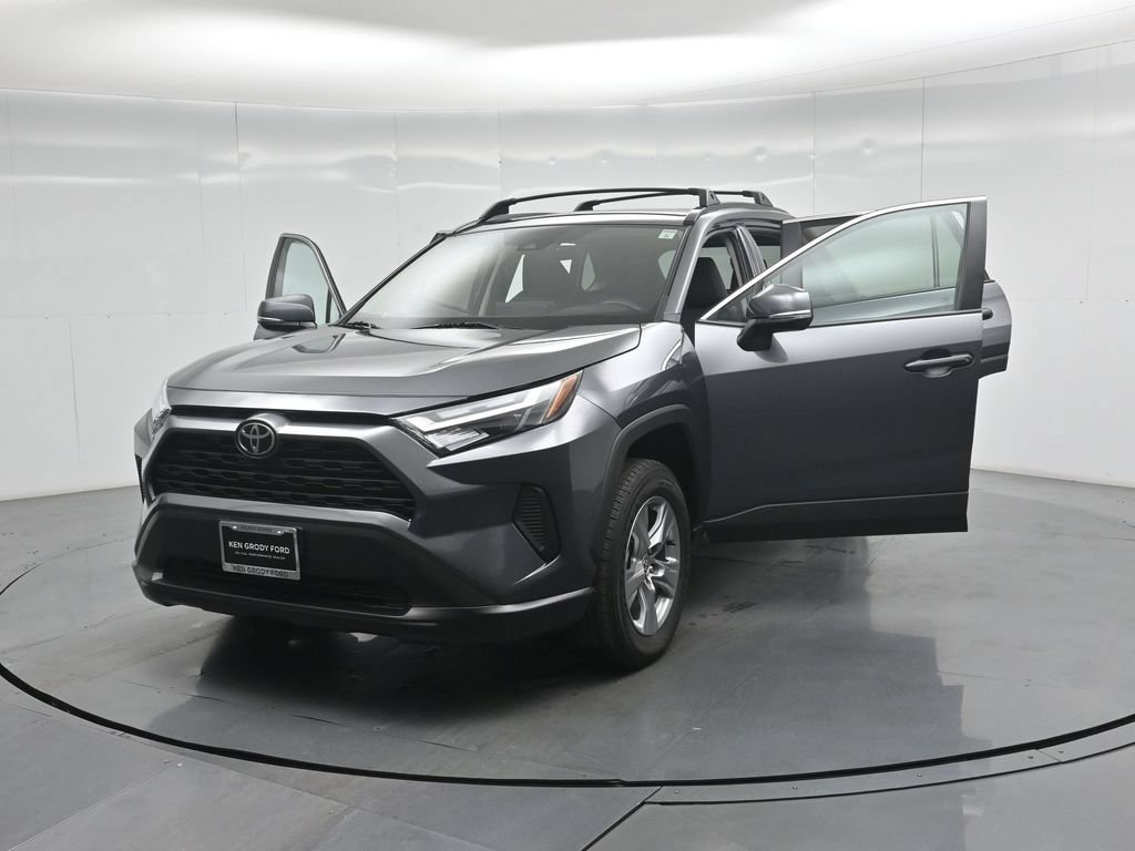 Used 2024 Toyota RAV4 XLE w/ Convenience Package FWD image 30
