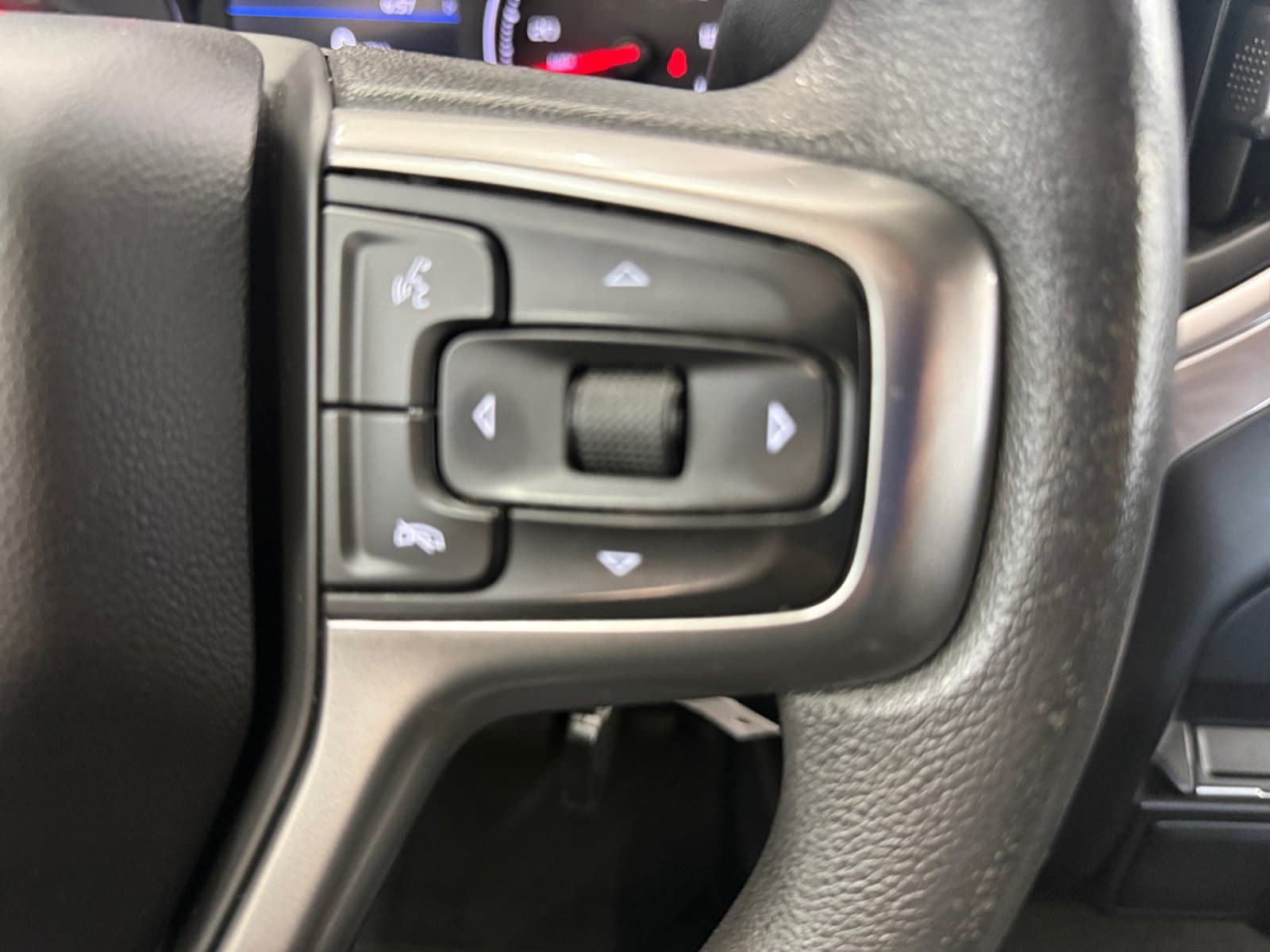 Used 2022 Chevrolet Silverado 1500 Custom w/ Safety Confidence Package AWD/4WD image 18