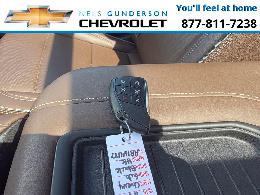 Used 2024 Chevrolet Suburban High Country w/ Advanced Technology Package AWD/4WD image 13