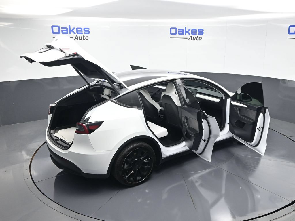 Used 2023 Tesla Model Y Long Range AWD/4WD image 55