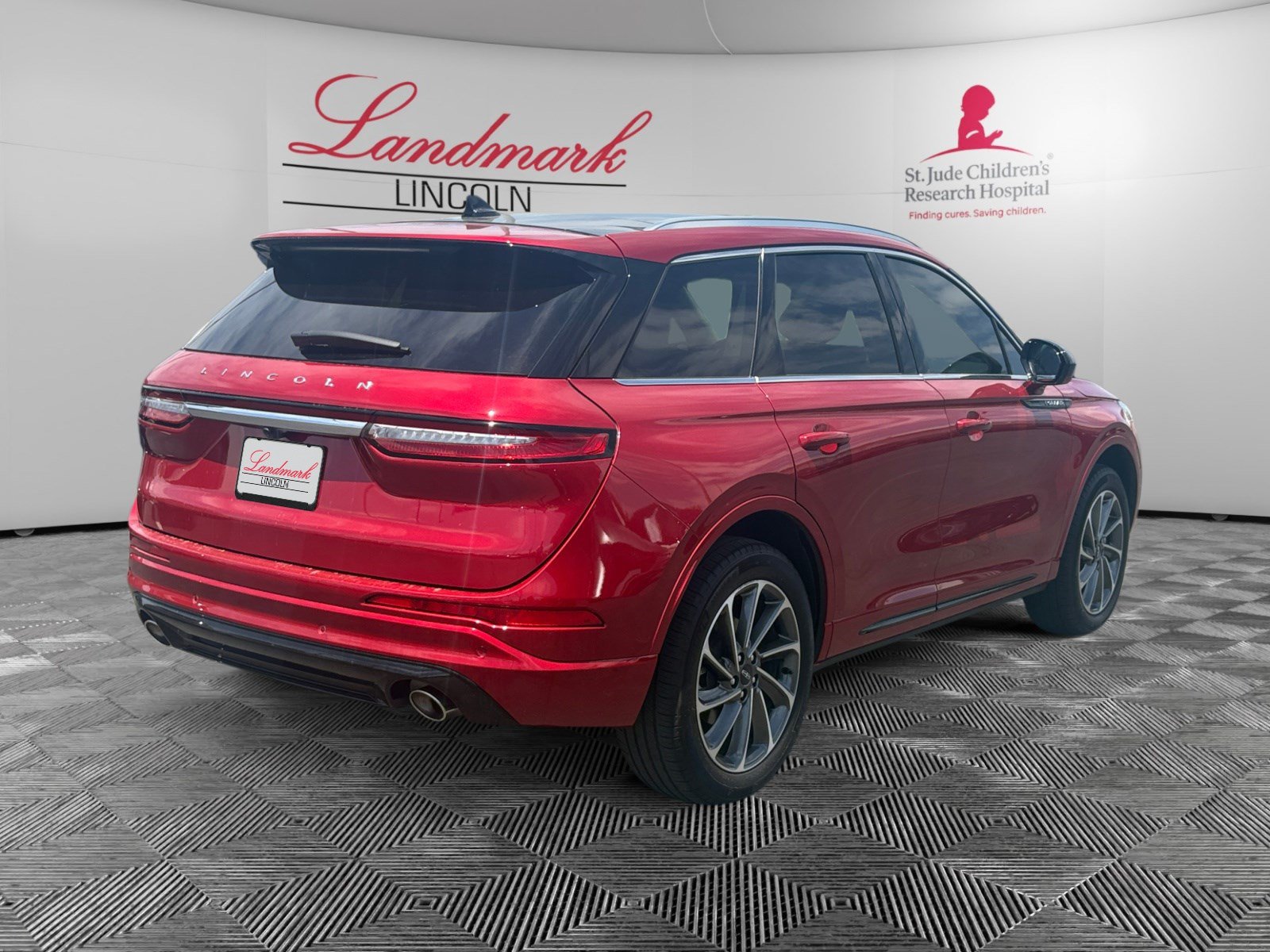 Certified 2024 Lincoln Corsair Grand Touring AWD/4WD image 5
