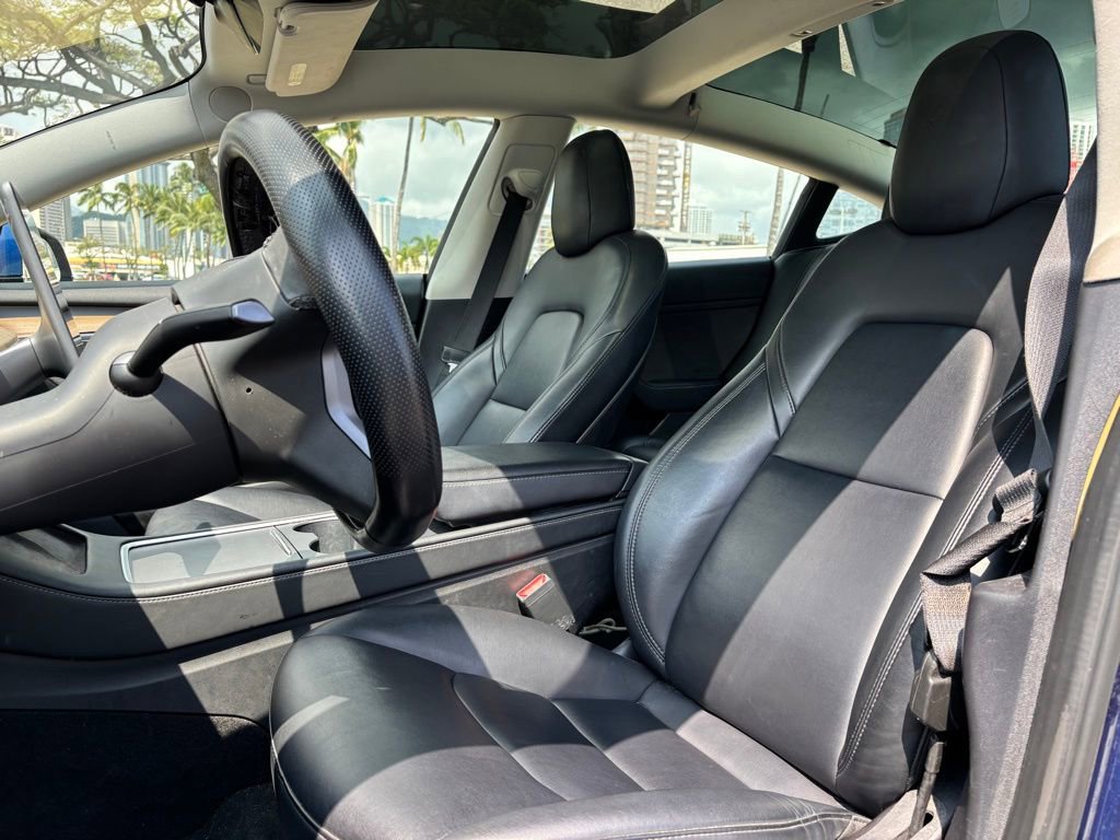 Used 2023 Tesla Model 3 Standard Range RWD image 9