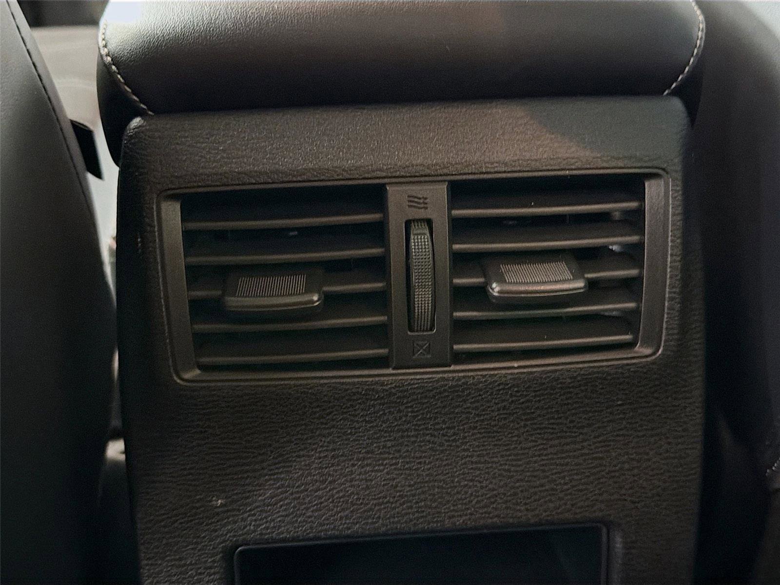 Used 2024 Mitsubishi Outlander SE AWD/4WD image 26