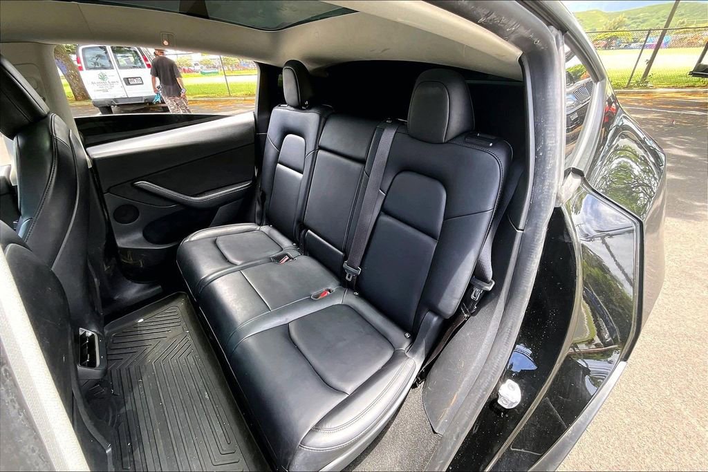Used 2022 Tesla Model Y Long Range AWD/4WD image 28