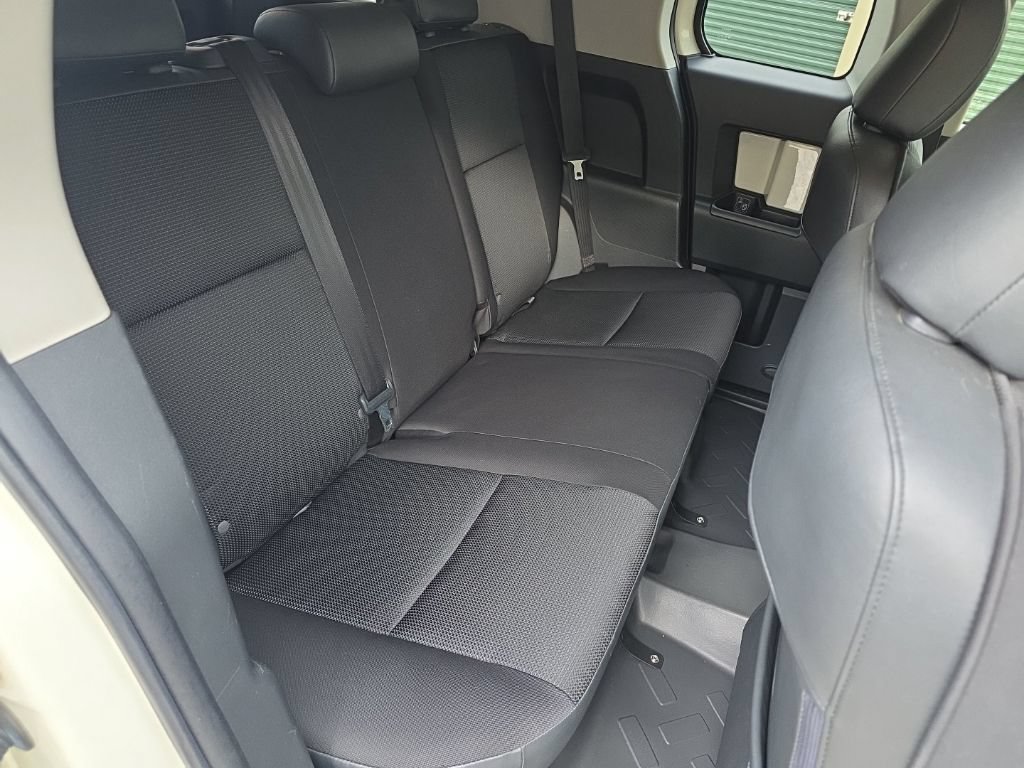 Used 2014 Toyota FJ Cruiser 4WD w/ Upgrade Package image 19