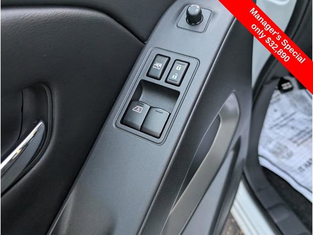 Certified 2025 Nissan Frontier SV image 16