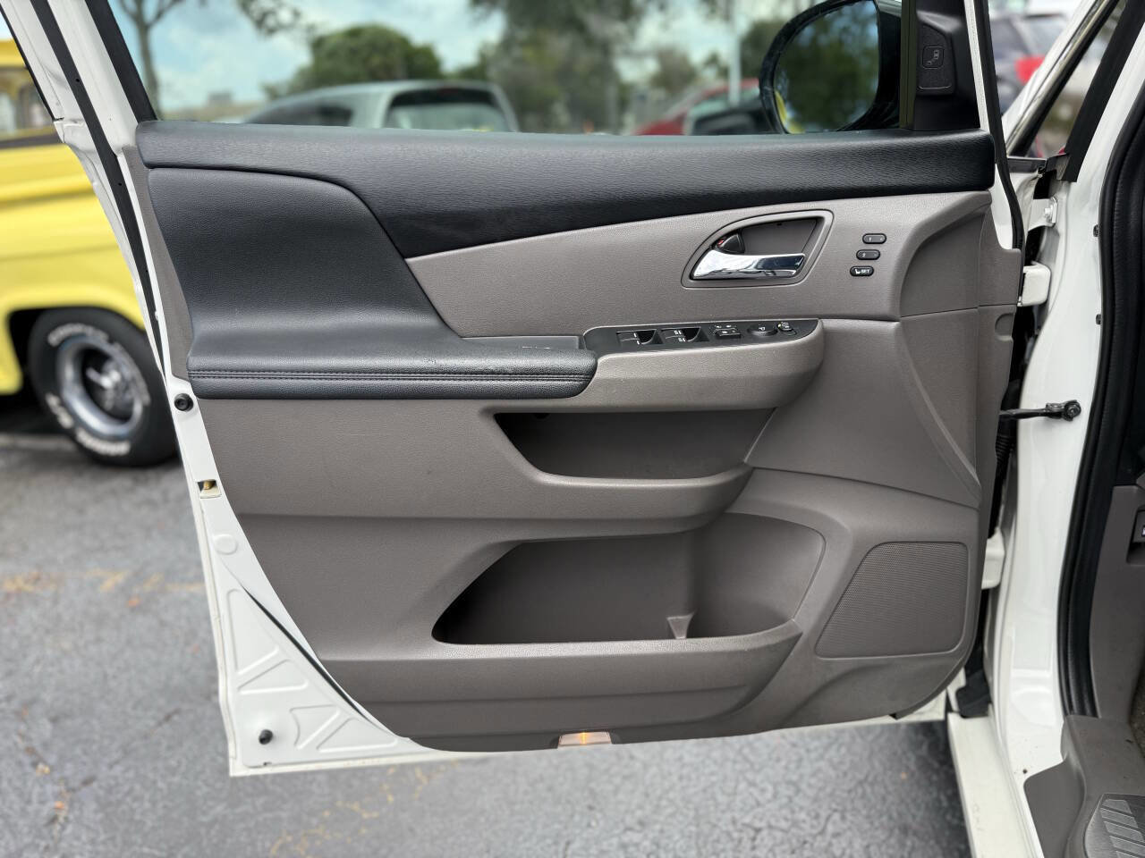 Used 2015 Honda Odyssey Touring Elite image 37