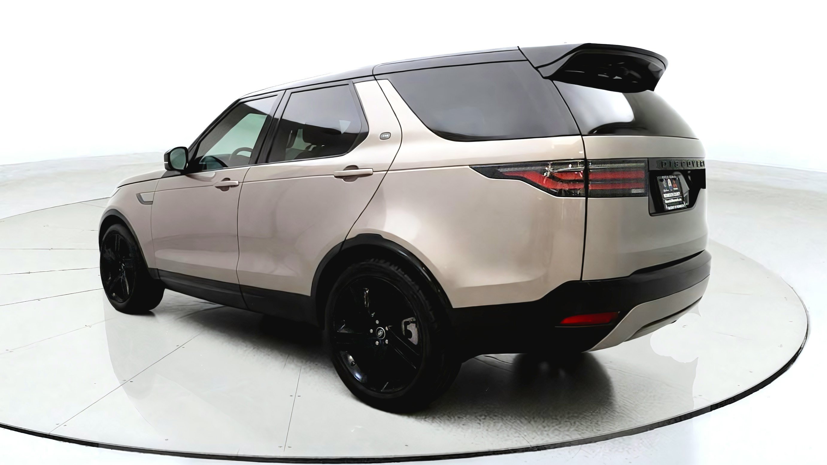Used 2021 Land Rover Discovery HSE R-Dynamic AWD/4WD image 5