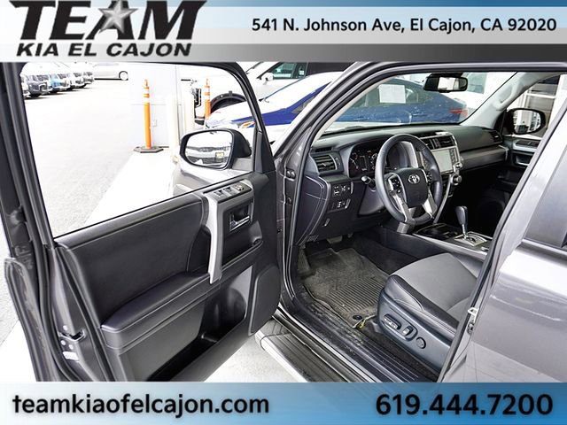 Used 2022 Toyota 4Runner SR5 Premium w/ Moonroof Package RWD image 39