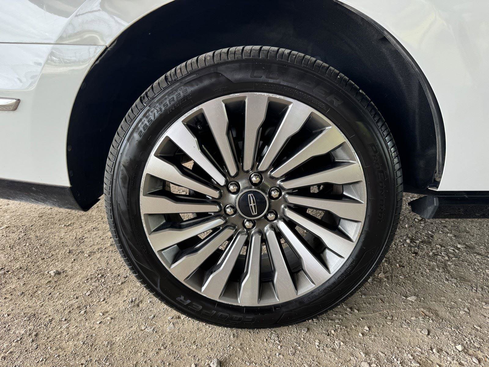 Used 2021 Lincoln Navigator Reserve w/ Luxury Package AWD/4WD image 50