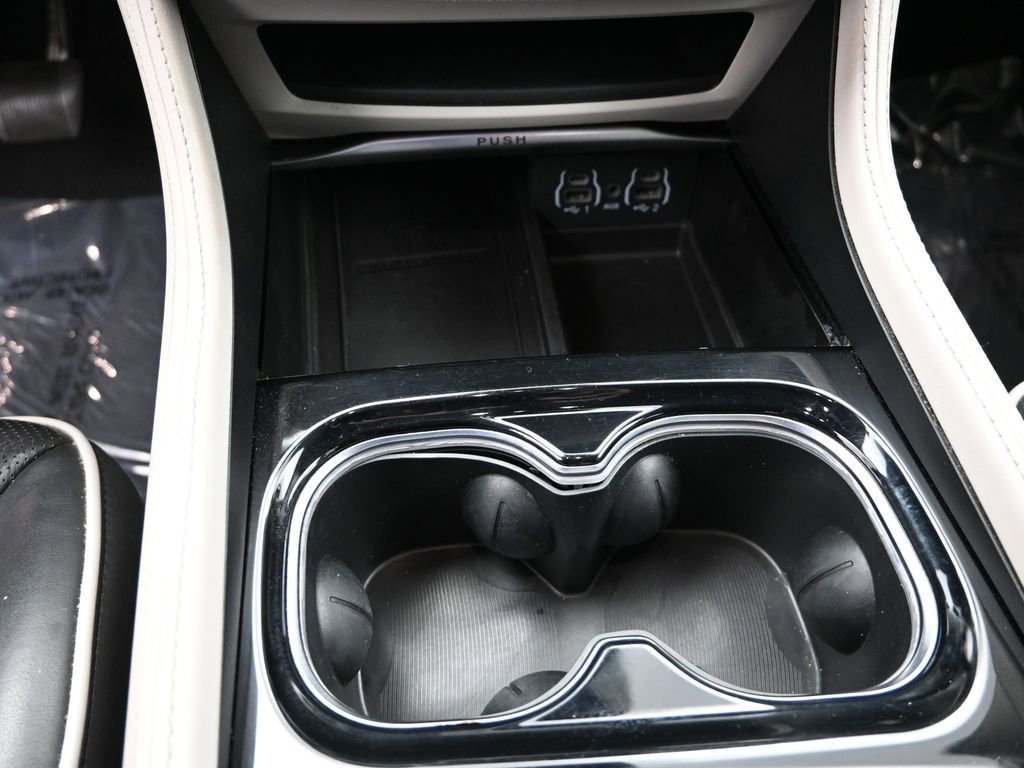 Used 2024 Chrysler Pacifica Limited image 20