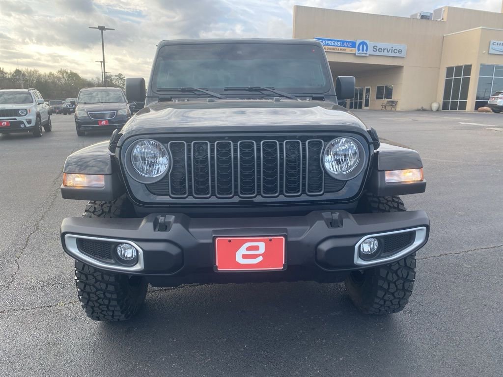 Used 2025 Jeep Gladiator High Tide image 2