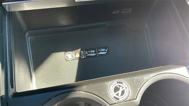 Used 2025 GMC Yukon XL Denali image 17