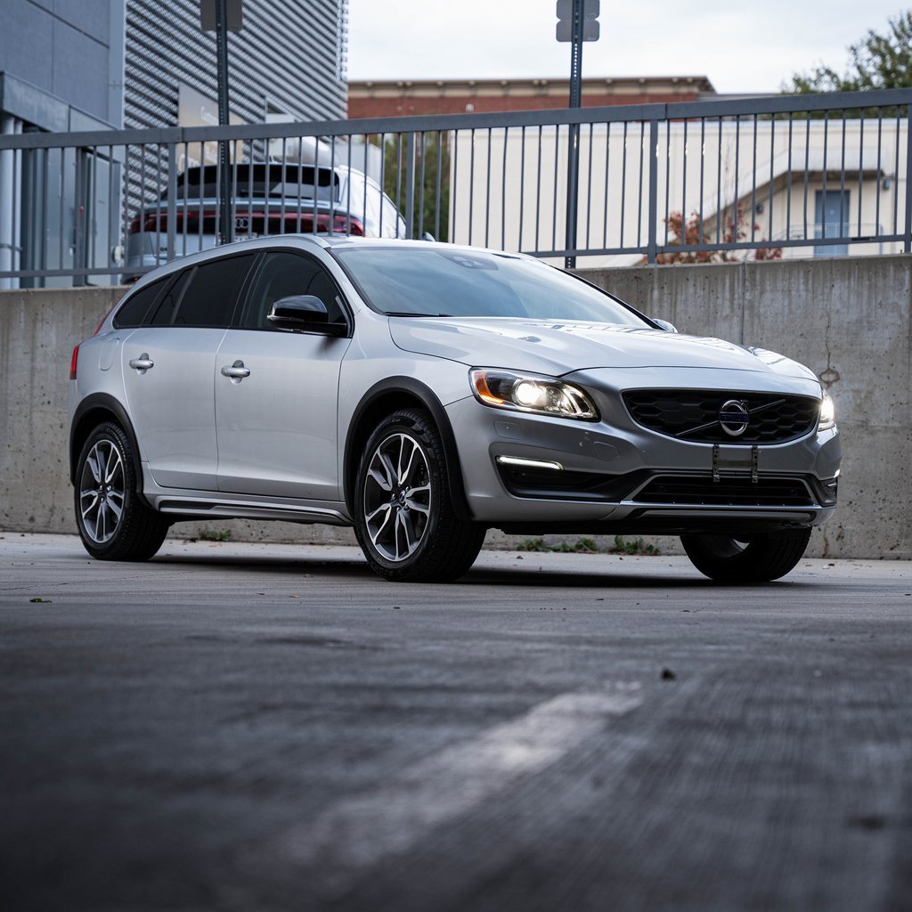 Used 2016 Volvo V60 T5 Cross Country Platinum image 7