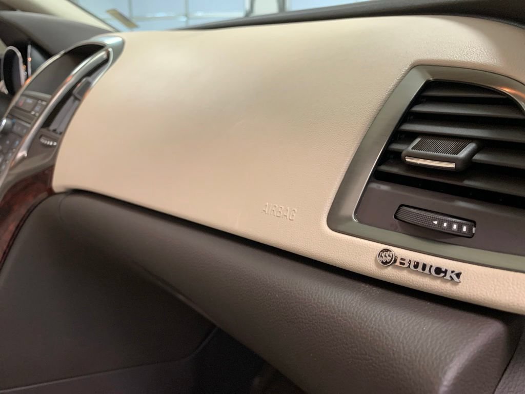 Used 2015 Buick Verano Leather FWD image 10