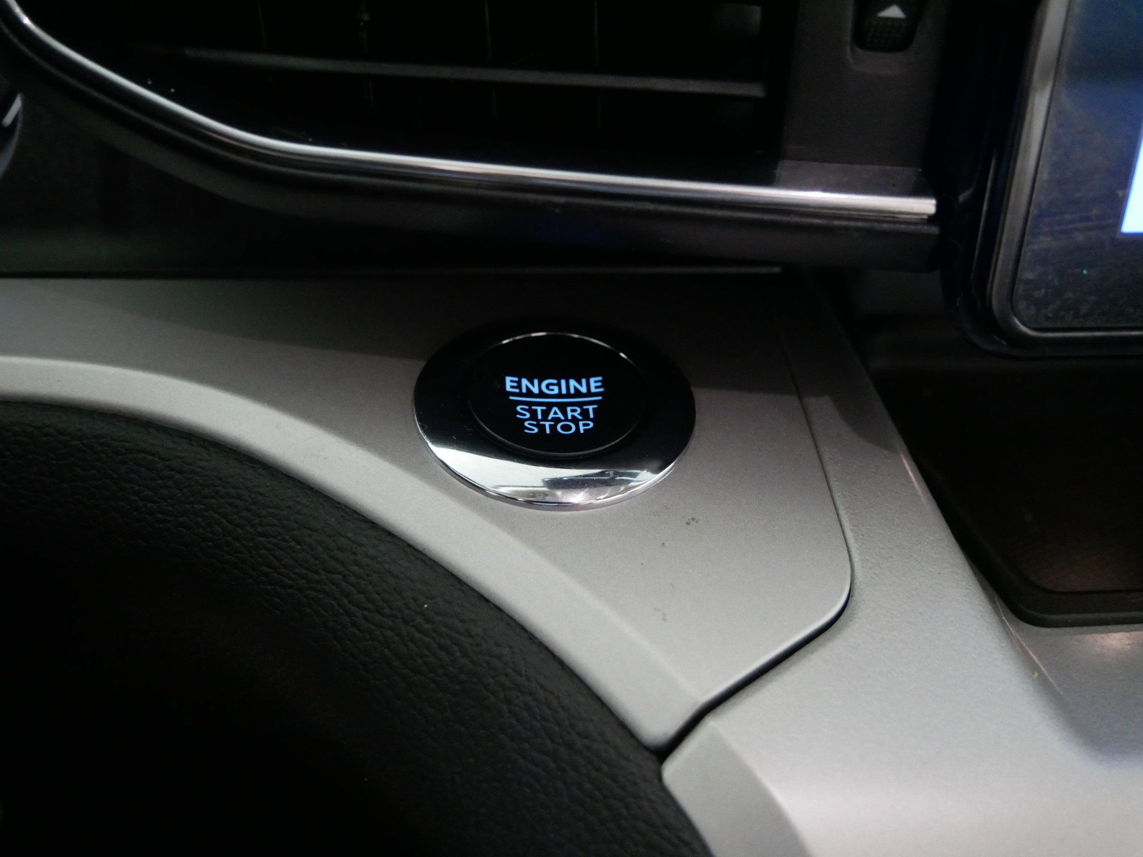 Used 2023 Ford Explorer XLT w/ Equipment Group 202A image 31