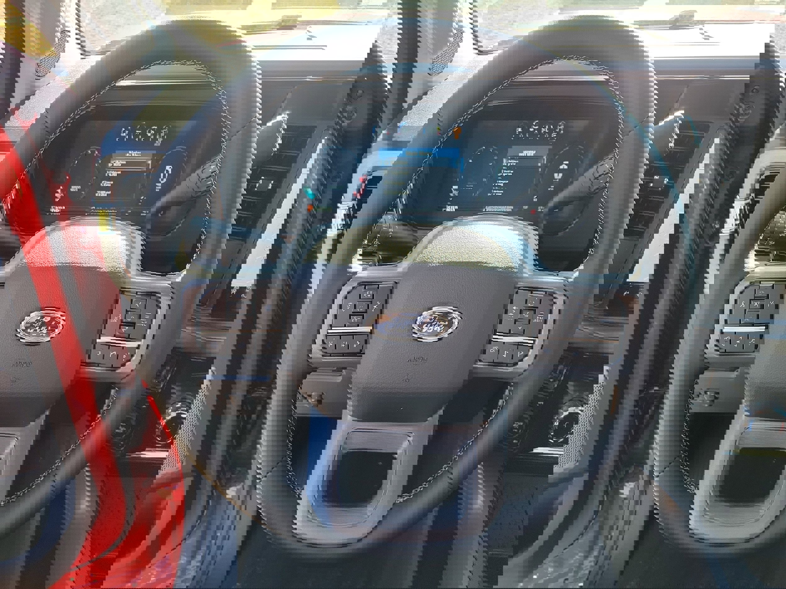 New 2026 Ford F250 Lariat w/ Black Appearance Package image 25