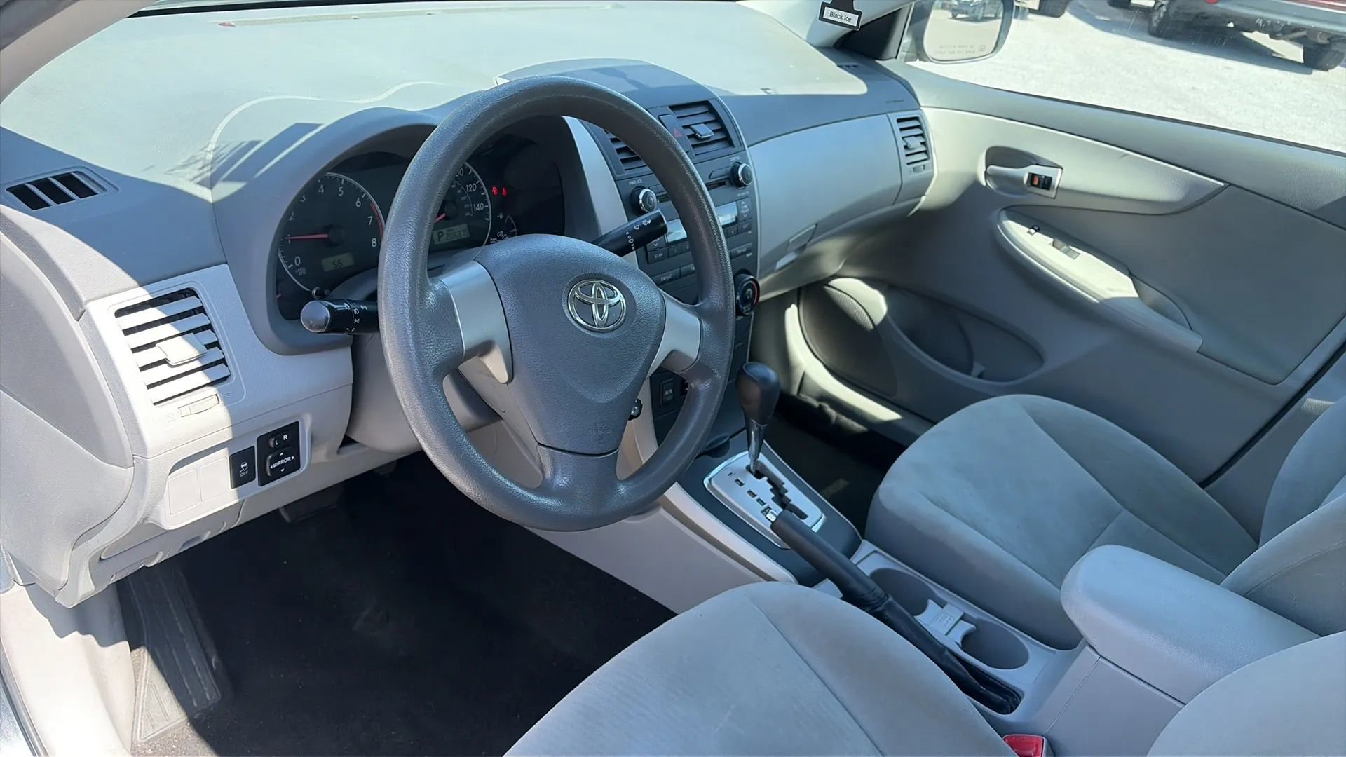 Used 2010 Toyota Corolla LE image 27