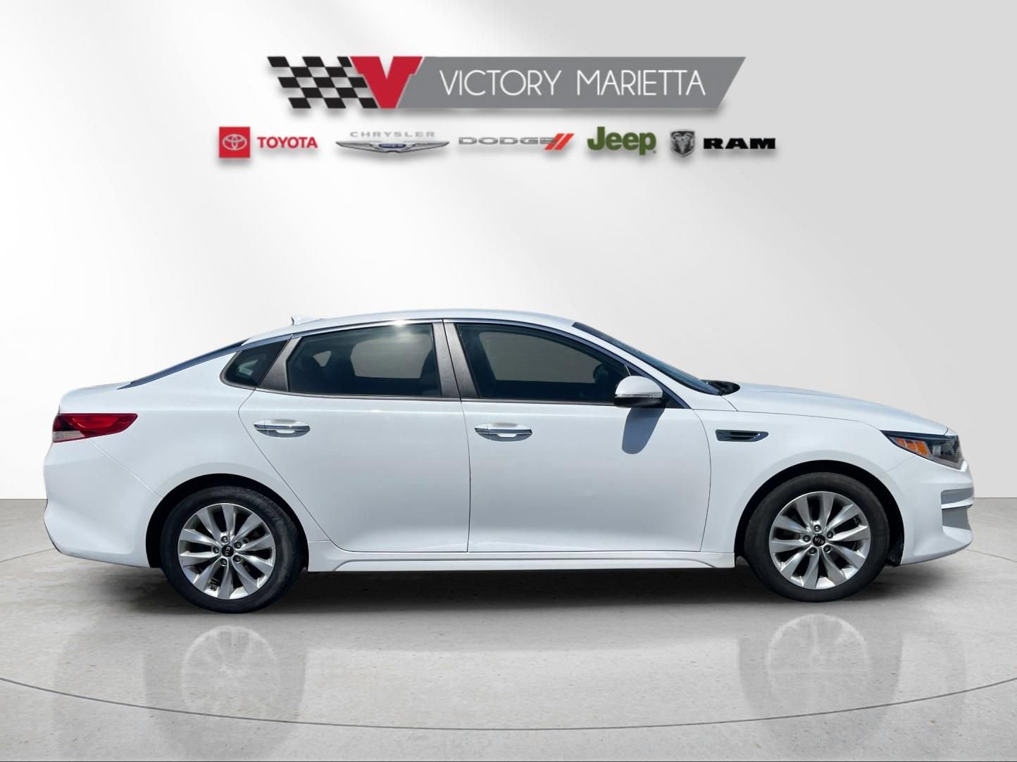 Used 2017 Kia Optima LX FWD image 6