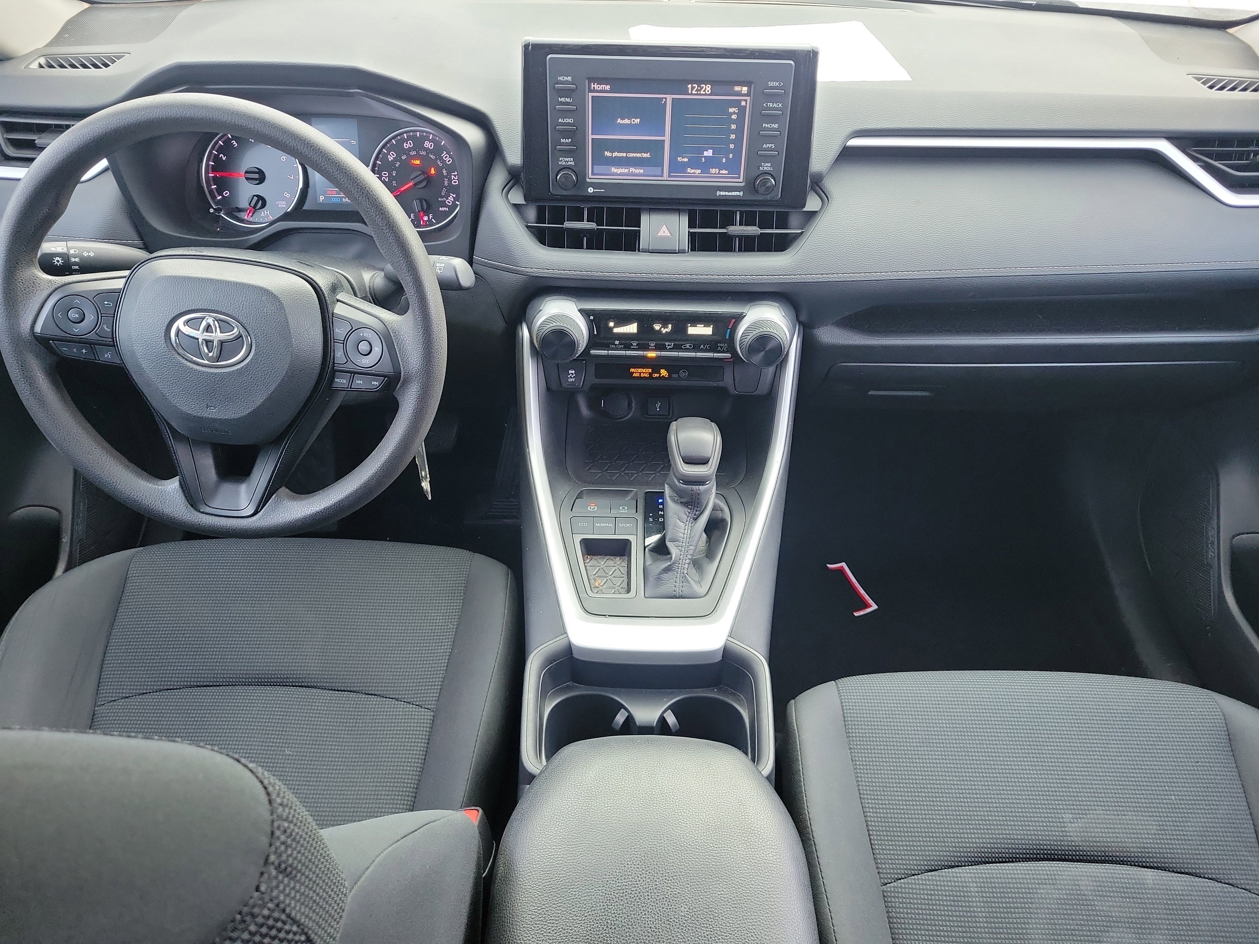 Used 2020 Toyota RAV4 LE image 10