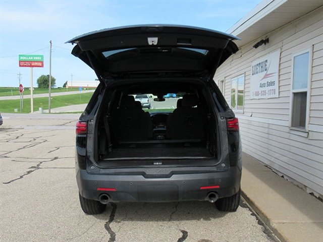 Used 2022 Chevrolet Traverse LT image 9