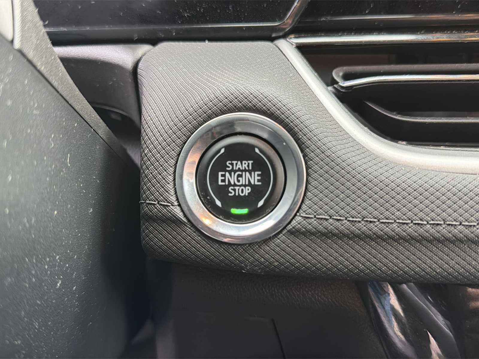 Used 2025 Chevrolet TrailBlazer LT w/ Convenience Package image 16