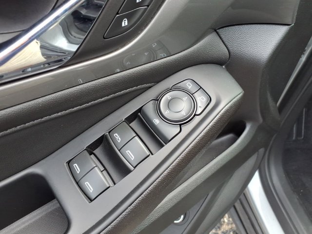 Certified 2023 Chevrolet Traverse LT FWD image 17