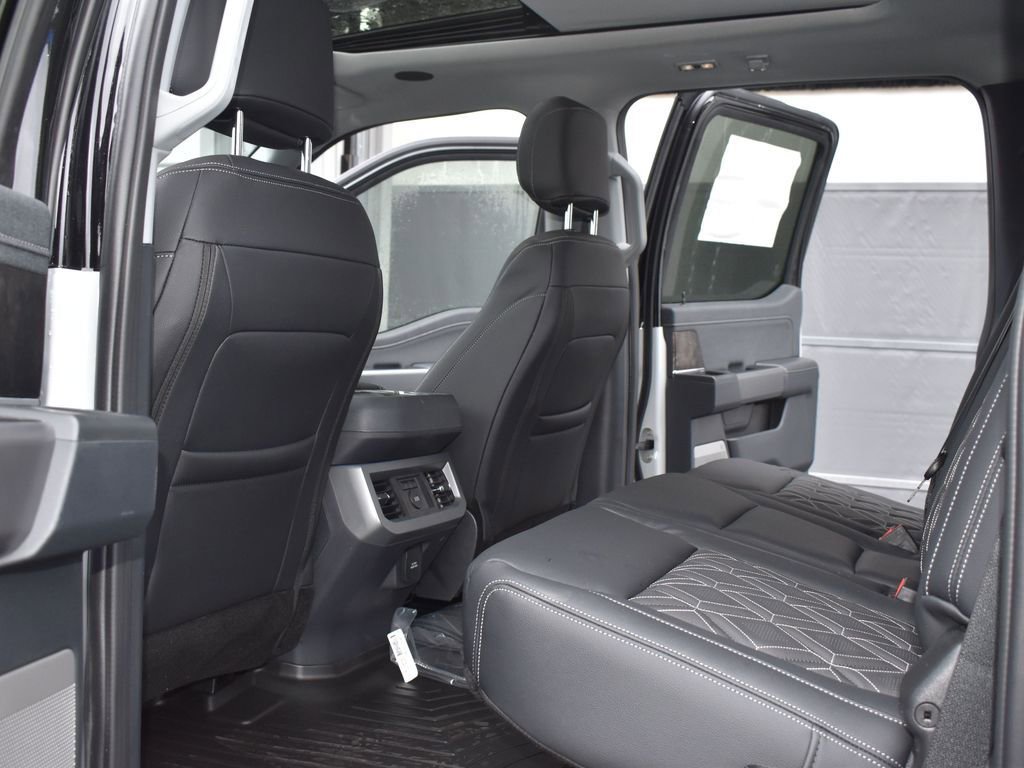 New 2026 Ford F250 Lariat w/ Black Appearance Package image 21